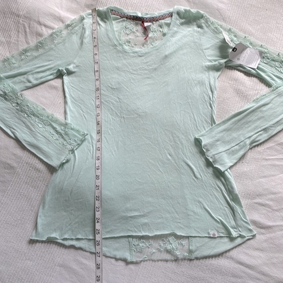 ELEMENT Mint Green Lace Detail Long Sleeve T-Shirt Size Medium NWT - Picture 6 of 7
